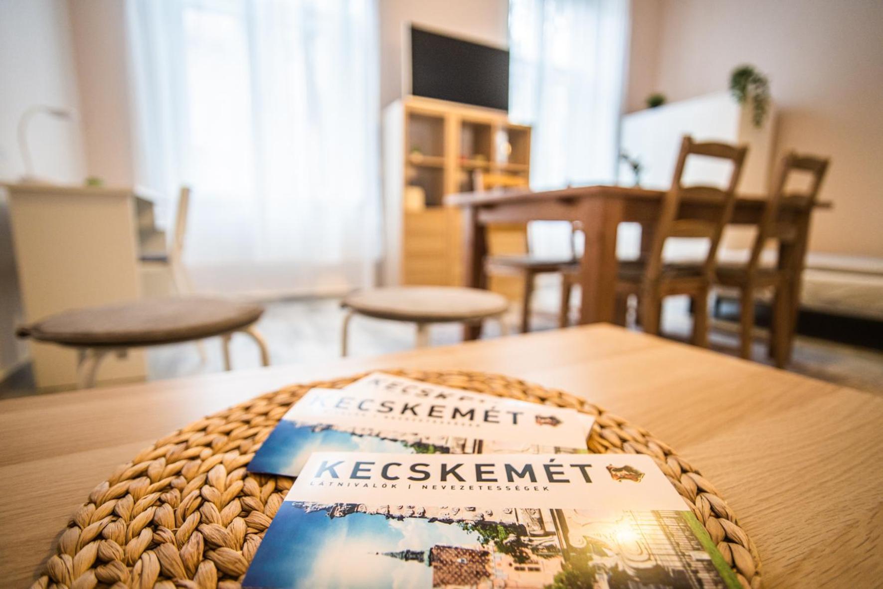 Spacious Apartment In Central Kecskemét Esterno foto