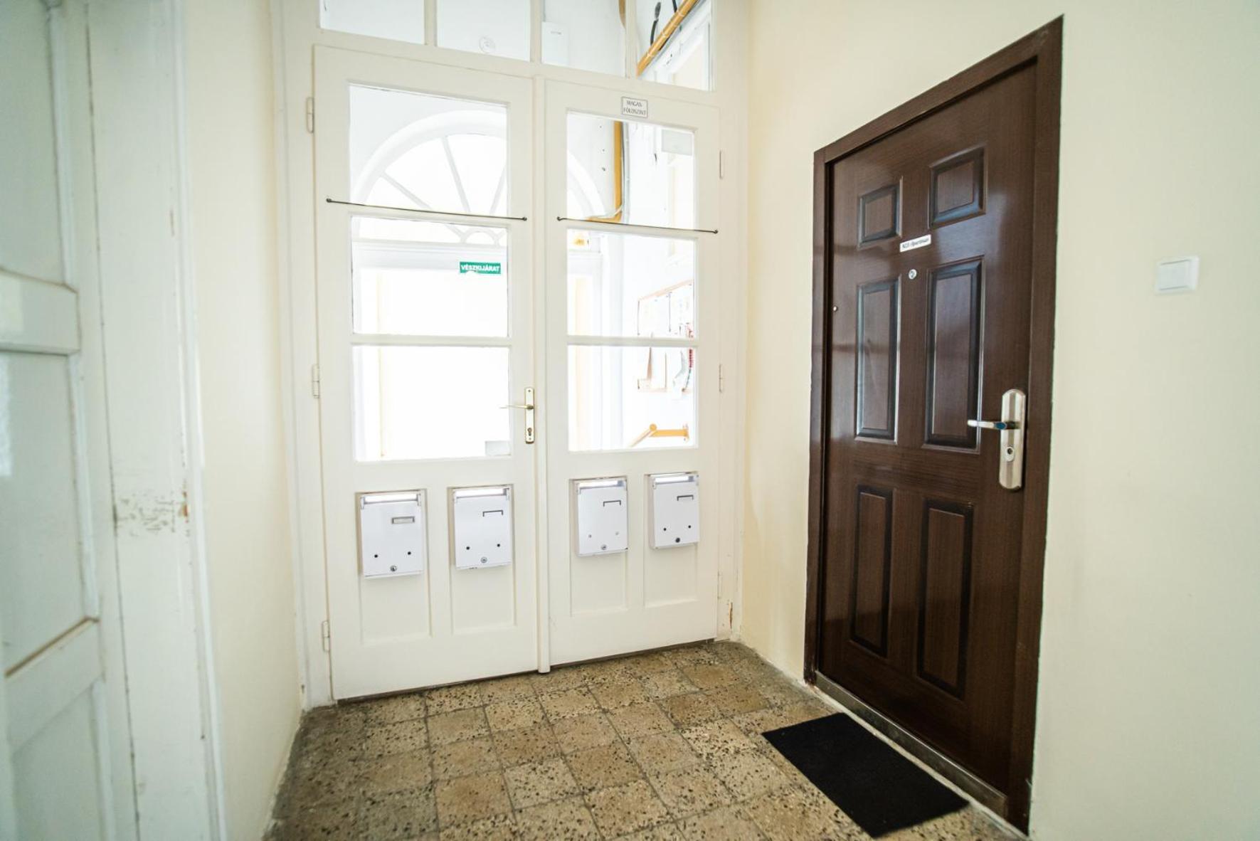 Spacious Apartment In Central Kecskemét Esterno foto