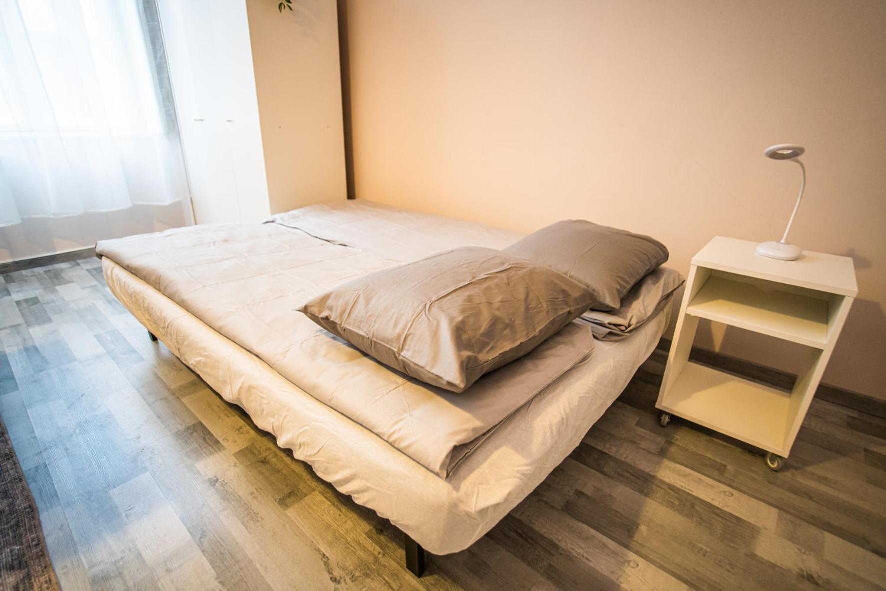 Spacious Apartment In Central Kecskemét Esterno foto